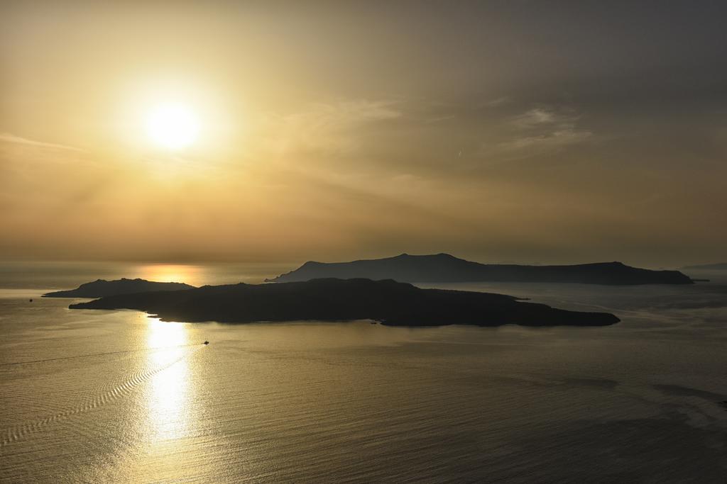 Lilium Hotel Santorini Fira  Exterior foto